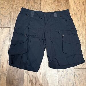 Columbia women’s cargo shorts in quick drying nylon. Size 10, black.